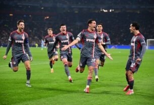 Ο Ολυμπιακός νίκησε 2-1 τον Άγιαξ και προκρίθηκε στους «24» του Champions League