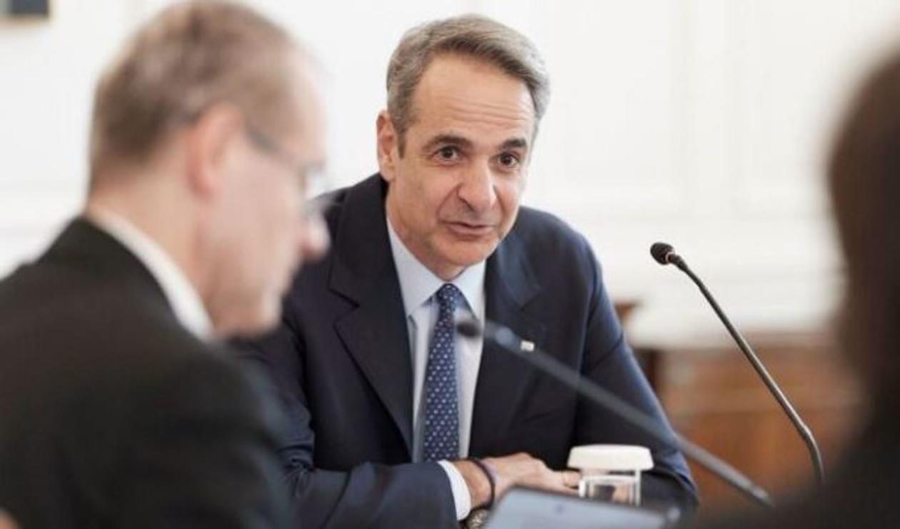 Η κυβέρνηση Μητσοτάκη σε θεσμική αποσύνθεση – Πάνω από 44 υπόδικα γαλάζια στελέχη