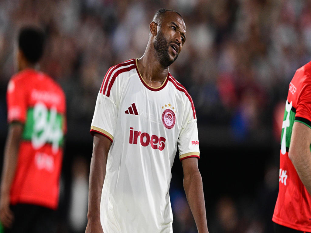 Εκτός Champions League ο Ολυμπιακός ηττήθηκε 2-1 από τη Ναϊμέγκεν